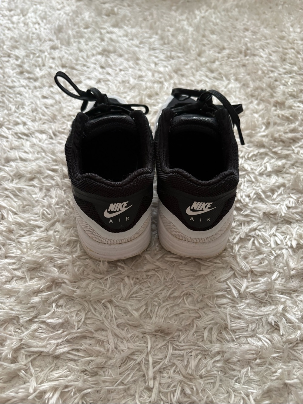 Nike Air Max Black White Ultra Moire Sneakers Women’s 6 - Picture 4 of 7